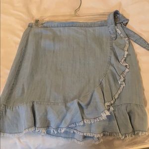 Tie skirt barely worn